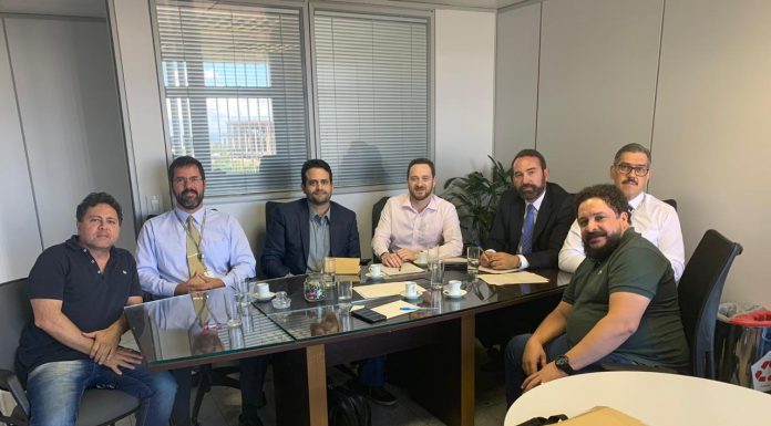 Integrantes de TCEs fazem visita técnica à unidade de Inteligência do TCDF