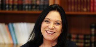 Justiça decide a favor da reeleição da presidente do TCDF