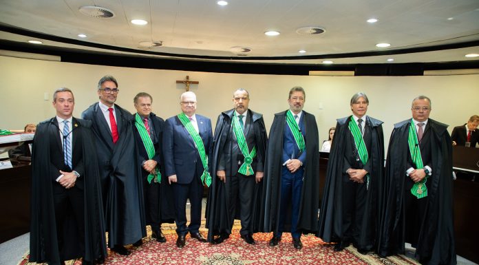 Homenagem do TCDF: autoridades e servidores recebem comenda da “Ordem do Mérito de Contas Ruy Barbosa”
