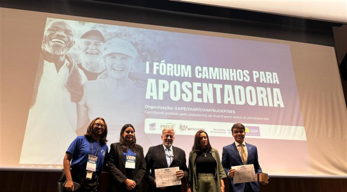 Servidores mostram atuação do TCDF na concessão de aposentadorias em evento da SES/DF