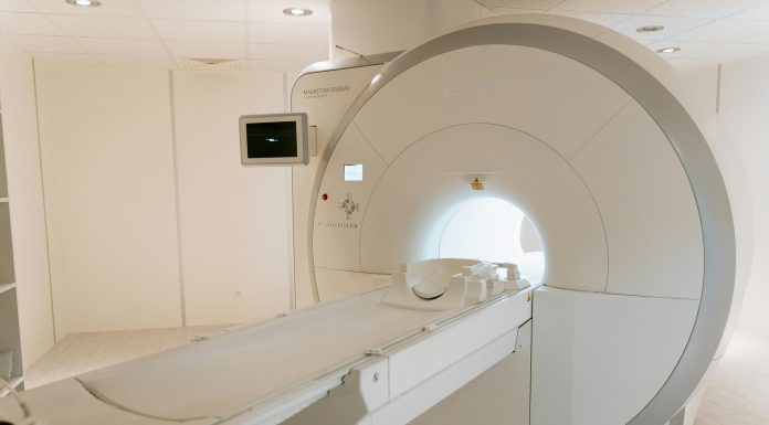 TCDF determina que a Secretaria de Saúde e o IGES concluam a compra de aparelhos de ressonância magnética e tomografia
