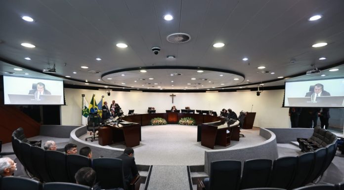 TCDF aprova com ressalvas as contas de 2024 do governador Ibaneis Rocha
